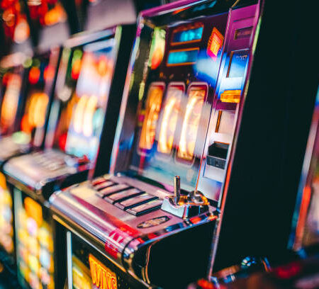 Play Classic Slots With Modern Technology